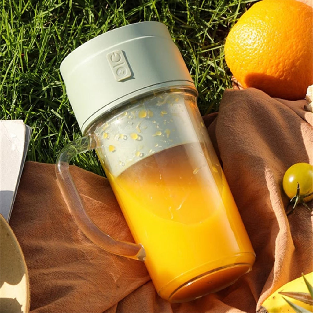 Rechargeable Portable Juicer – Small Wireless Juicing Cup
